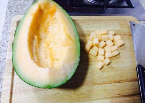 吃田螺可以吃哈密瓜吗,跨界美食的奇妙碰撞