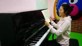 钢琴老师吃瓜,揭秘音乐界幕后趣闻