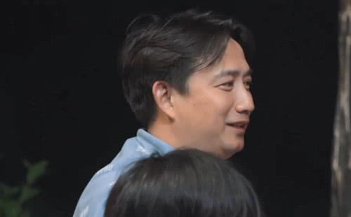 黄磊吃自己的瓜